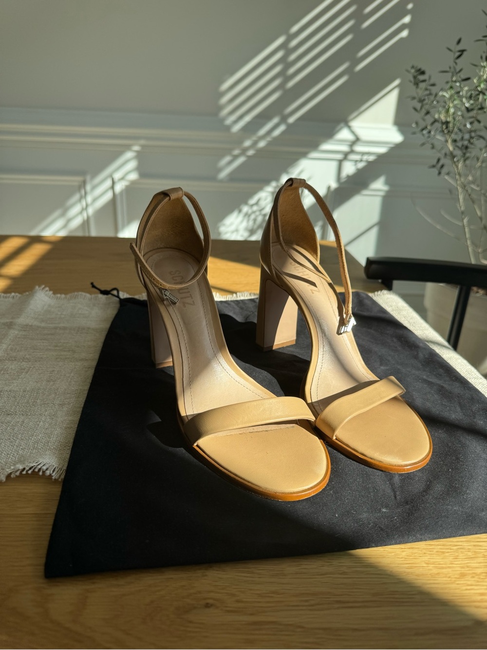 Schutz Suzy Lee- No Platform